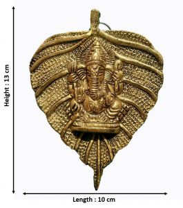 Divine Senses Lord Ganesh On Leaf Patta Wall Hanging Metal Showpiece For Home Decor Decorative Showpiece - 13 cm  (Metal, Gold)